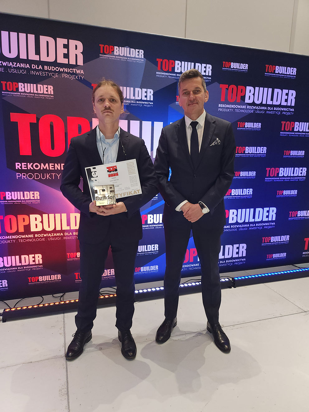 Top Builder - TINES Rail